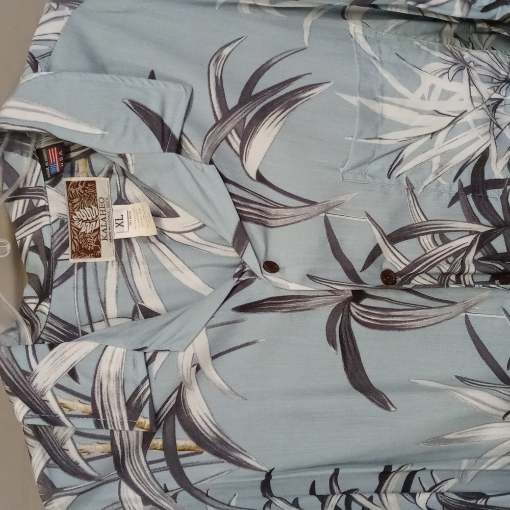 Men's Hawaiian Shirt - Picture 1 of 6